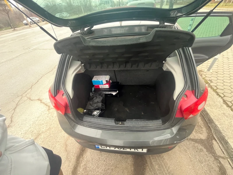 Seat Ibiza 1.2 бензин, снимка 3 - Автомобили и джипове - 53495036