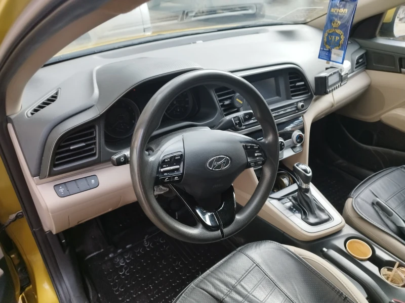 Hyundai Elantra Такси, снимка 5 - Автомобили и джипове - 53535876