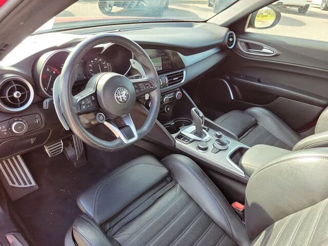 Alfa Romeo Giulia VELOCE RWD* АвтоКредит* (Цена до БГ), снимка 12 - Автомобили и джипове - 53782510