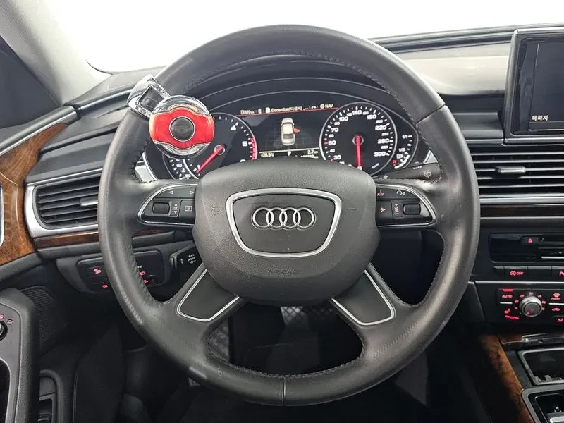 Audi A6 2.0 TDI, снимка 13 - Автомобили и джипове - 55056590