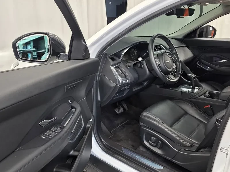 Jaguar E-pace D180 Se, снимка 10 - Автомобили и джипове - 56293004