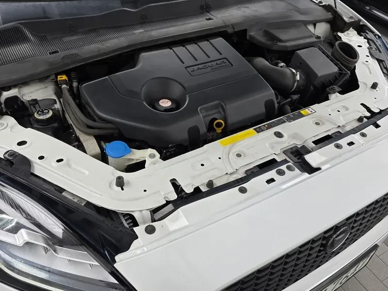 Jaguar E-pace D180 Se, снимка 6 - Автомобили и джипове - 56293004