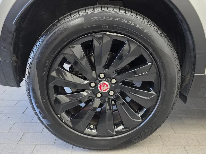 Jaguar E-pace D180 Se, снимка 5 - Автомобили и джипове - 56293004