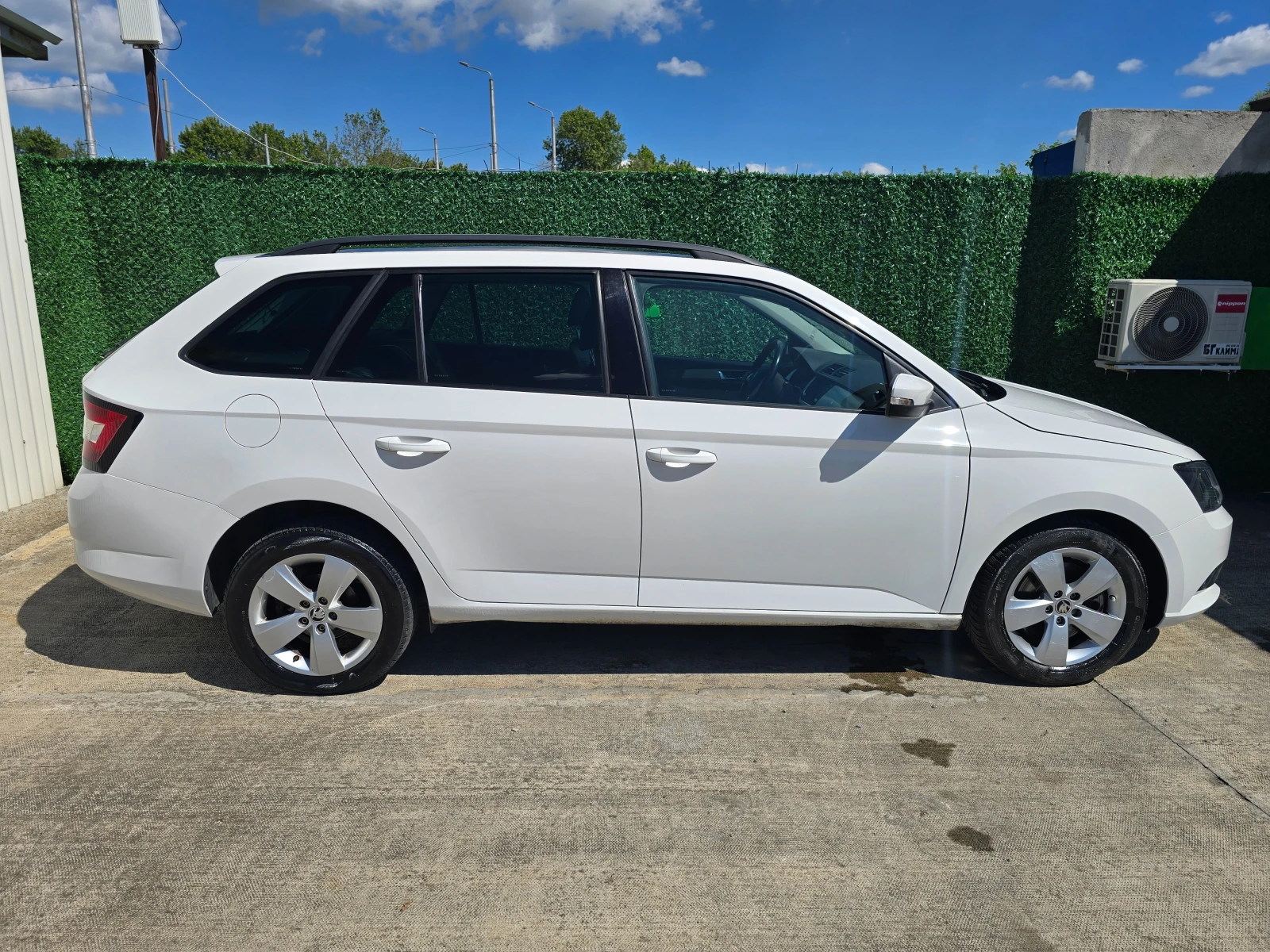 Skoda Fabia 1.2TSI 4 цилиндъра * ПАНОРАМА * НАВИГАЦИЯ  - изображение 6