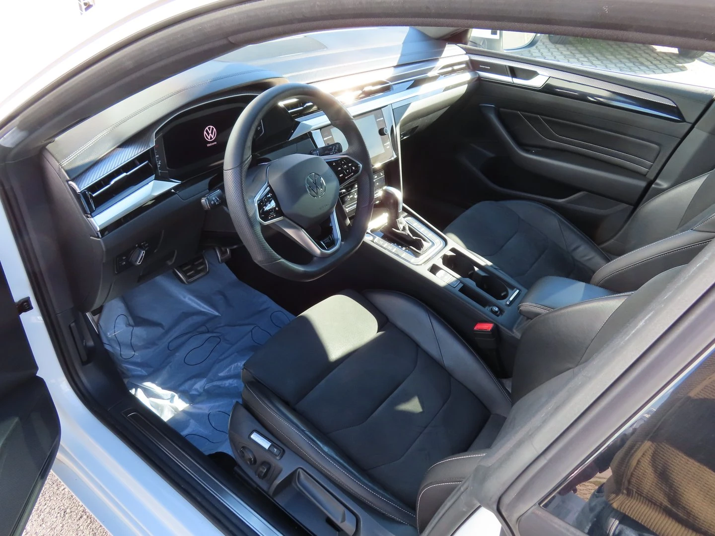 VW Arteon R-Line 2.0 TSI OPF 4MOTION DSG, снимка 7 - Автомобили и джипове - 54520774