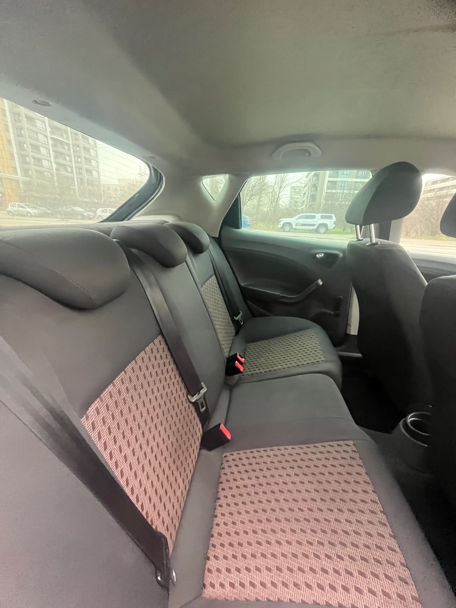 Seat Ibiza 1.2 бензин - изображение 4