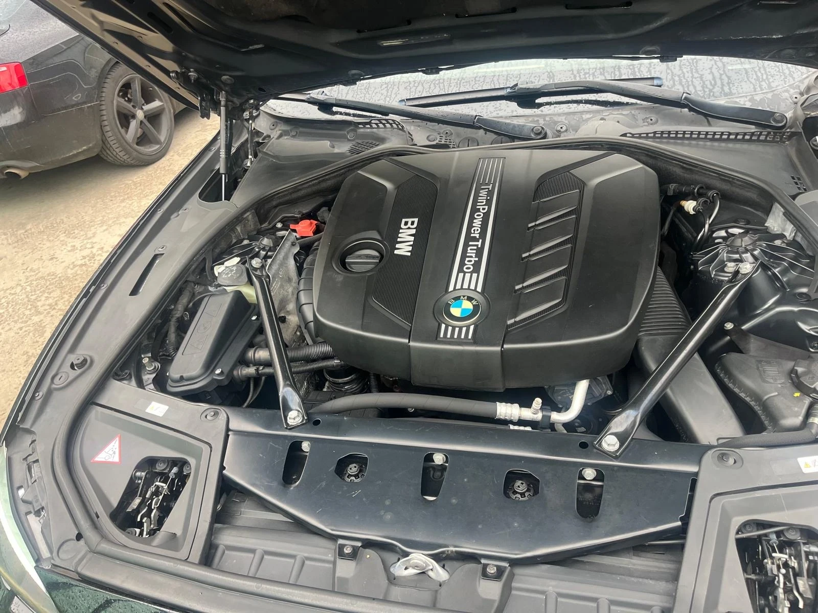 BMW 525 X Drive, снимка 13 - Автомобили и джипове - 53523598