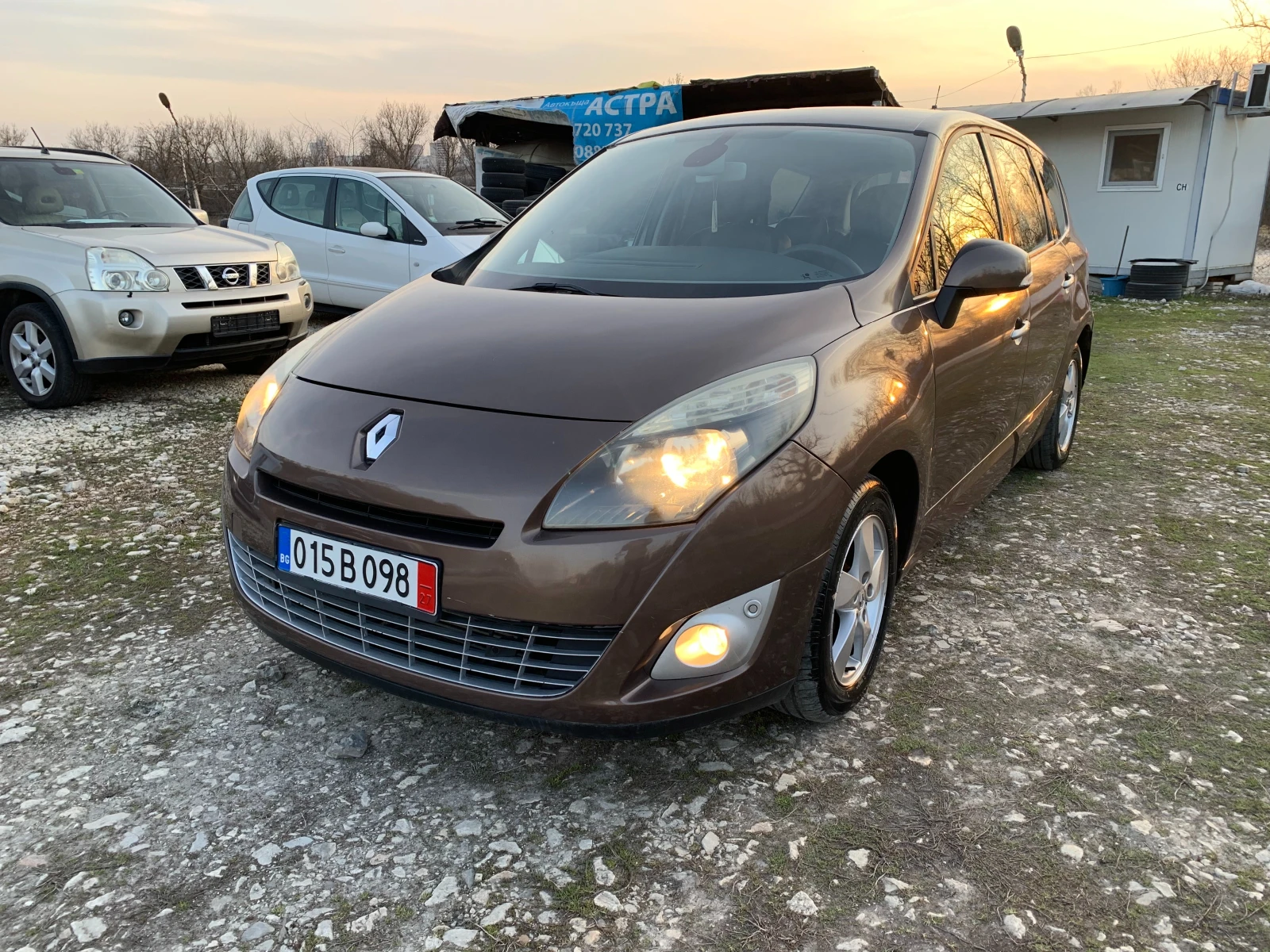 Renault Grand scenic 1.4 ШВЕЙЦАРИЯ, снимка 2 - Автомобили и джипове - 53898982