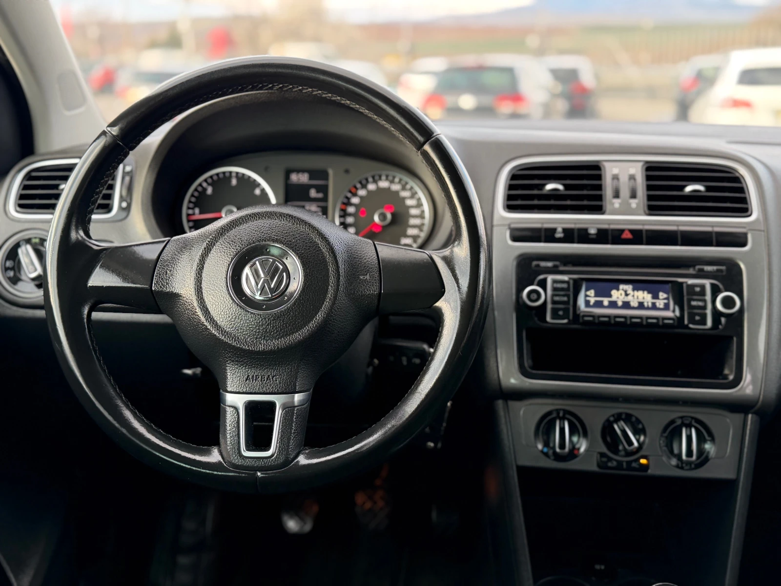 VW Polo * 1.6-TDI-90* HIGHLINE* ИТАЛИЯ* EURO 5* , снимка 14 - Автомобили и джипове - 54000052