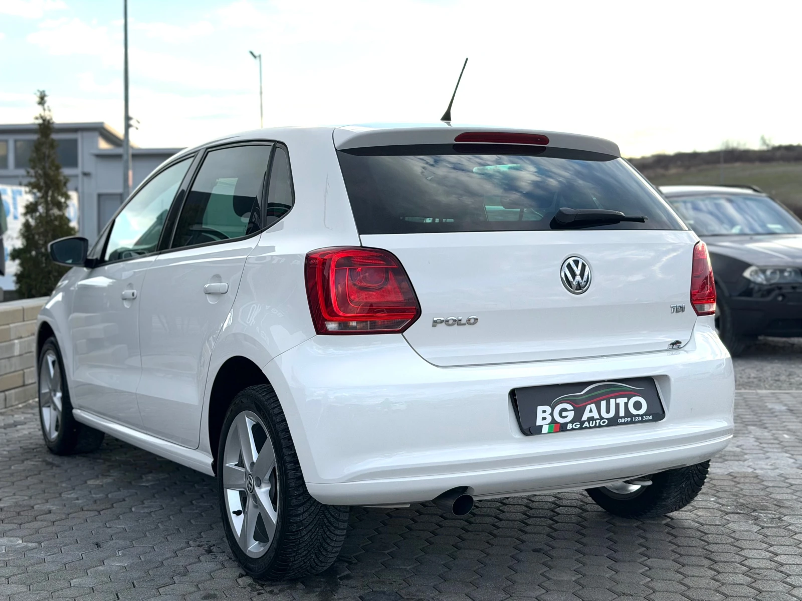 VW Polo * 1.6-TDI-90* HIGHLINE* ИТАЛИЯ* EURO 5* , снимка 6 - Автомобили и джипове - 54000052