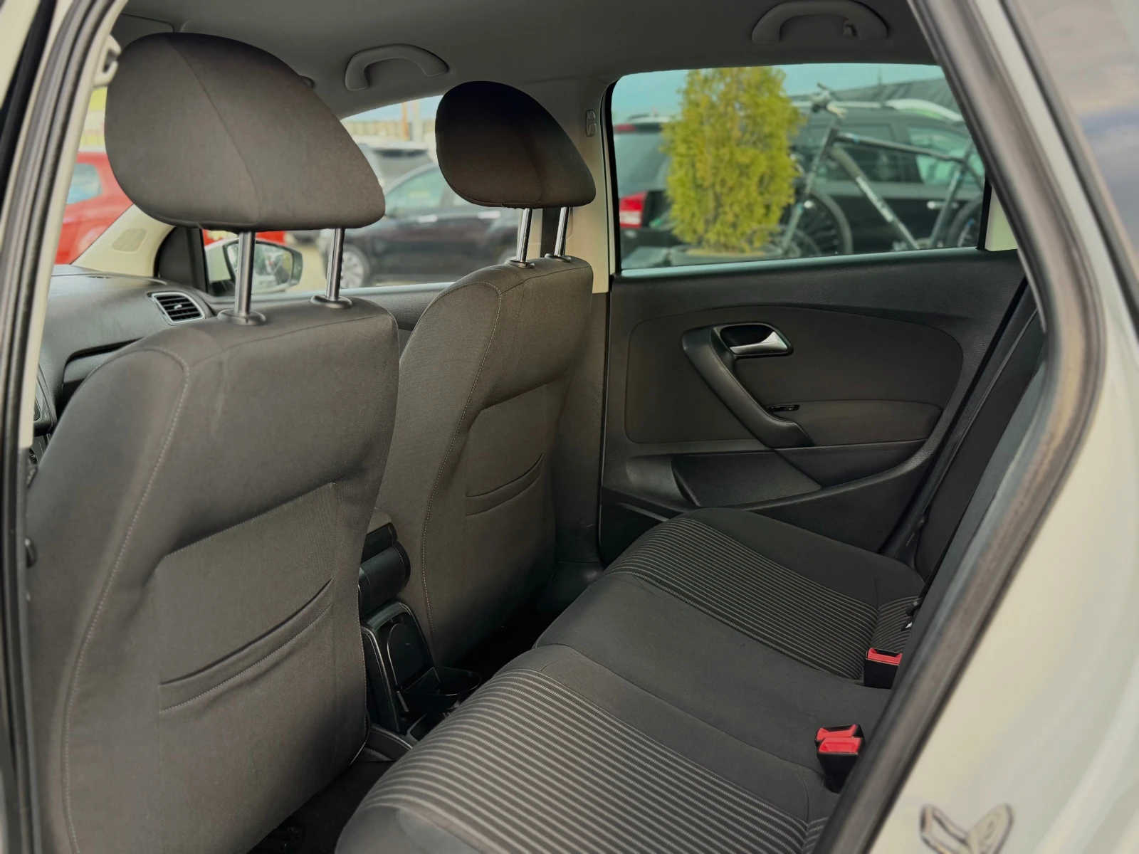 VW Polo * 1.6-TDI-90* HIGHLINE* ИТАЛИЯ* EURO 5* , снимка 11 - Автомобили и джипове - 54000052