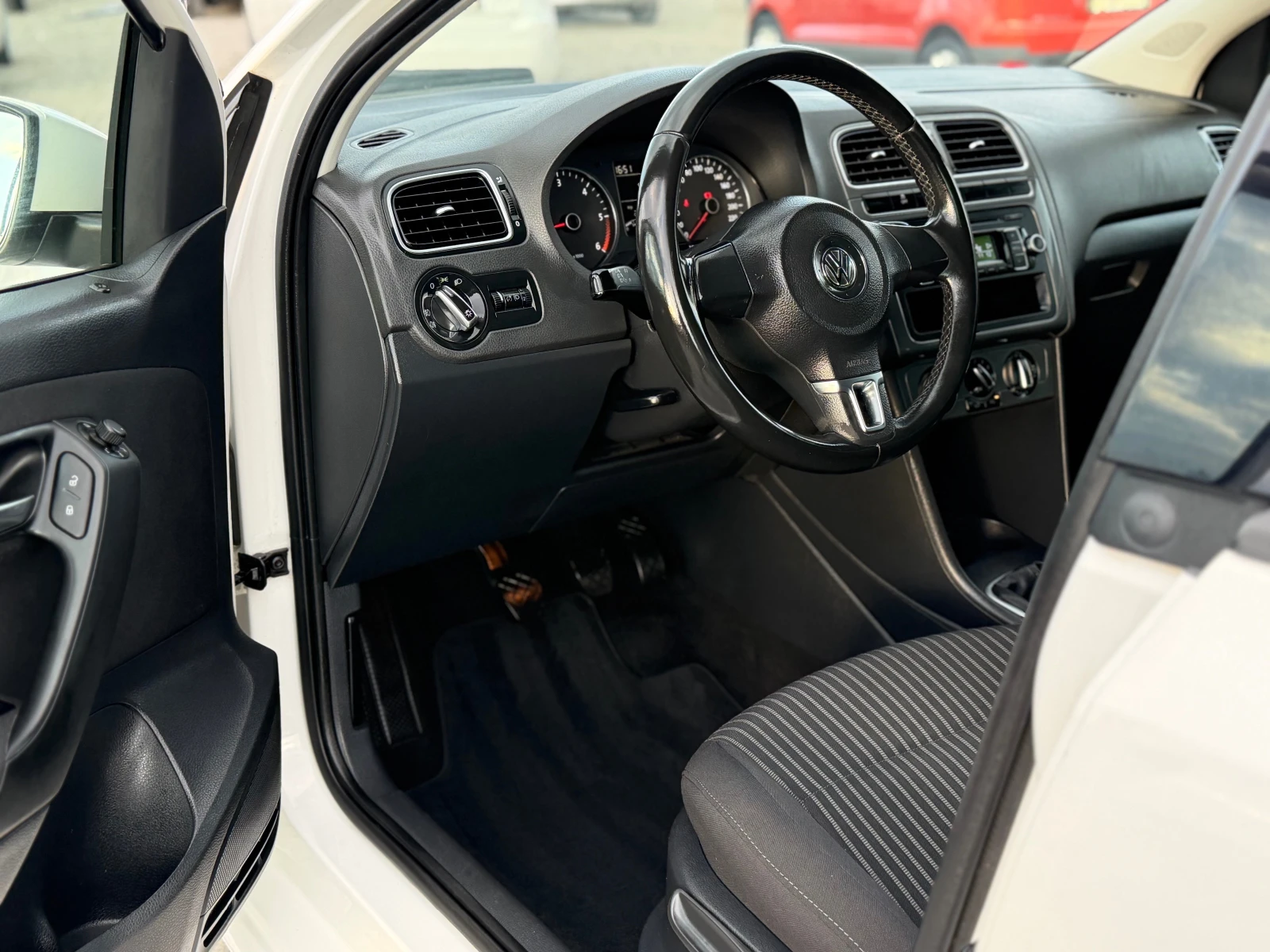 VW Polo * 1.6-TDI-90* HIGHLINE* ИТАЛИЯ* EURO 5* , снимка 15 - Автомобили и джипове - 54000052