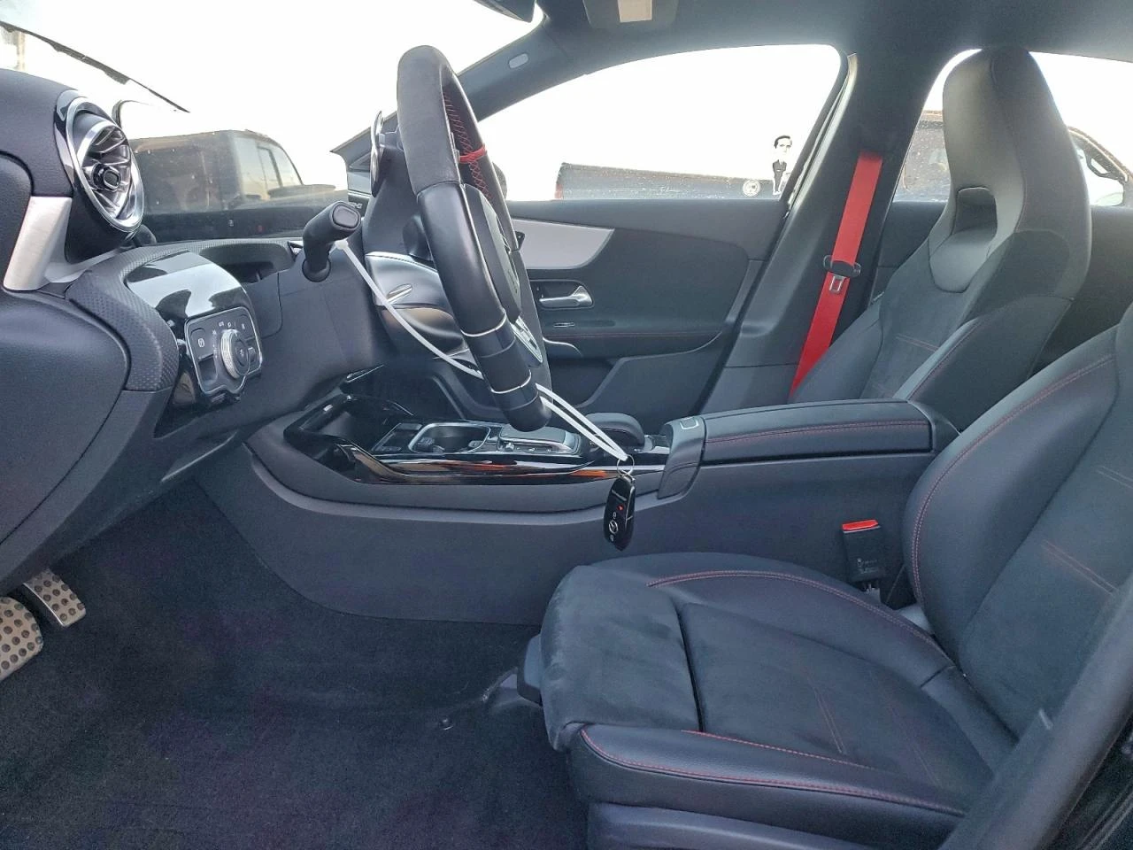 Mercedes-Benz A 35 4Matic, снимка 7 - Автомобили и джипове - 54175116