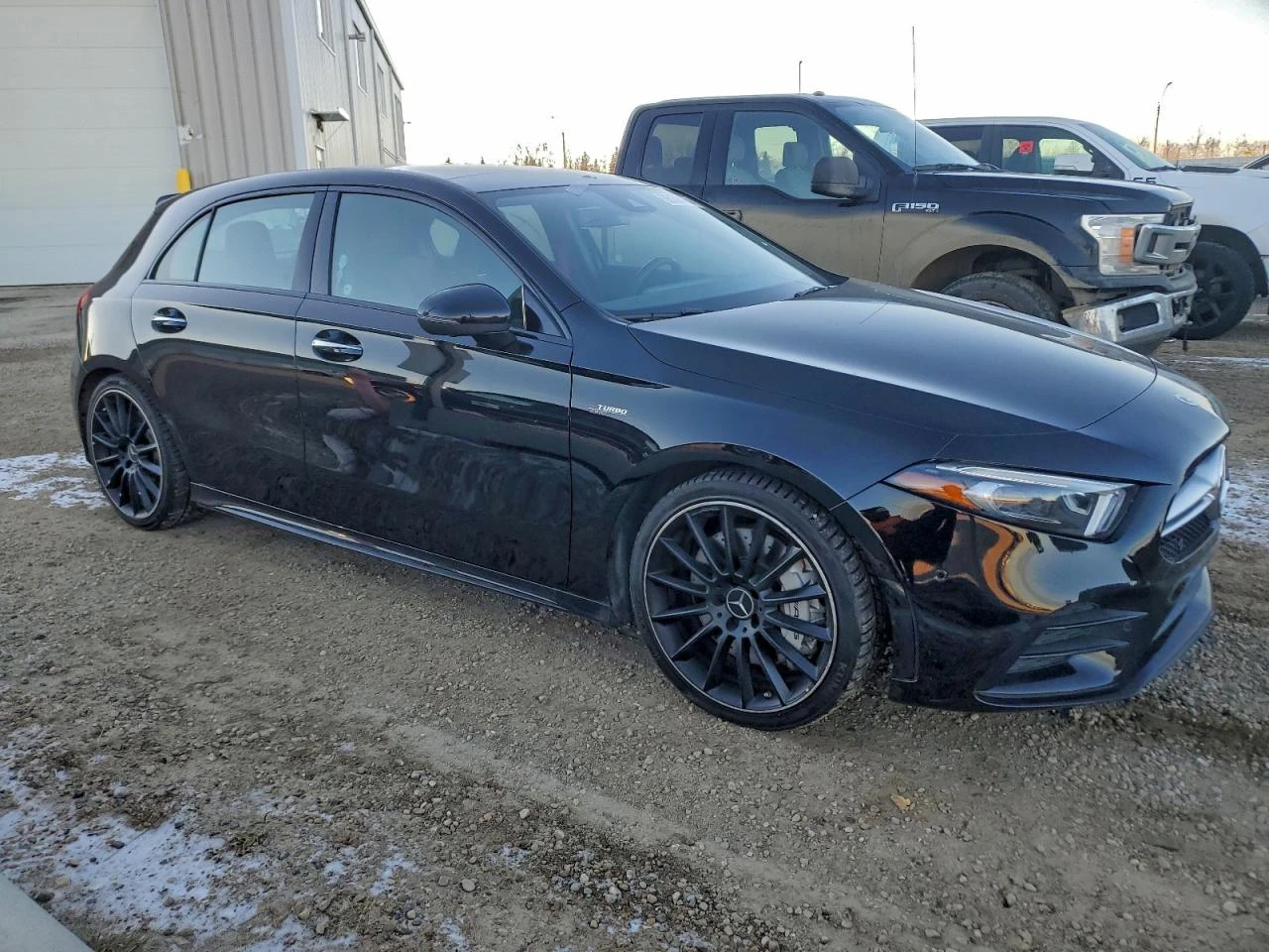 Mercedes-Benz A 35 4Matic, снимка 4 - Автомобили и джипове - 54175116