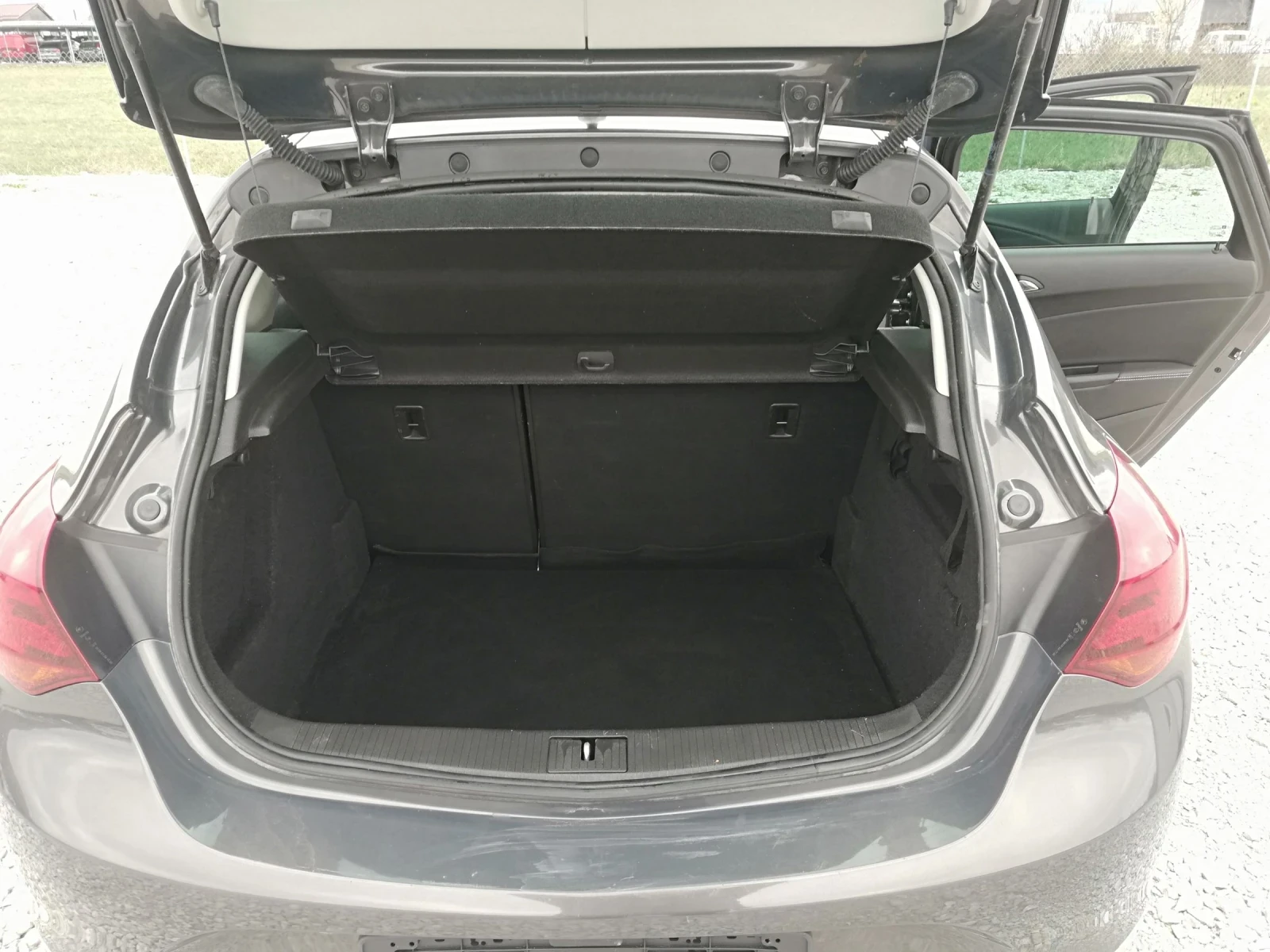 Opel Astra 1.6cdti kli itali 110, снимка 11 - Автомобили и джипове - 54191054