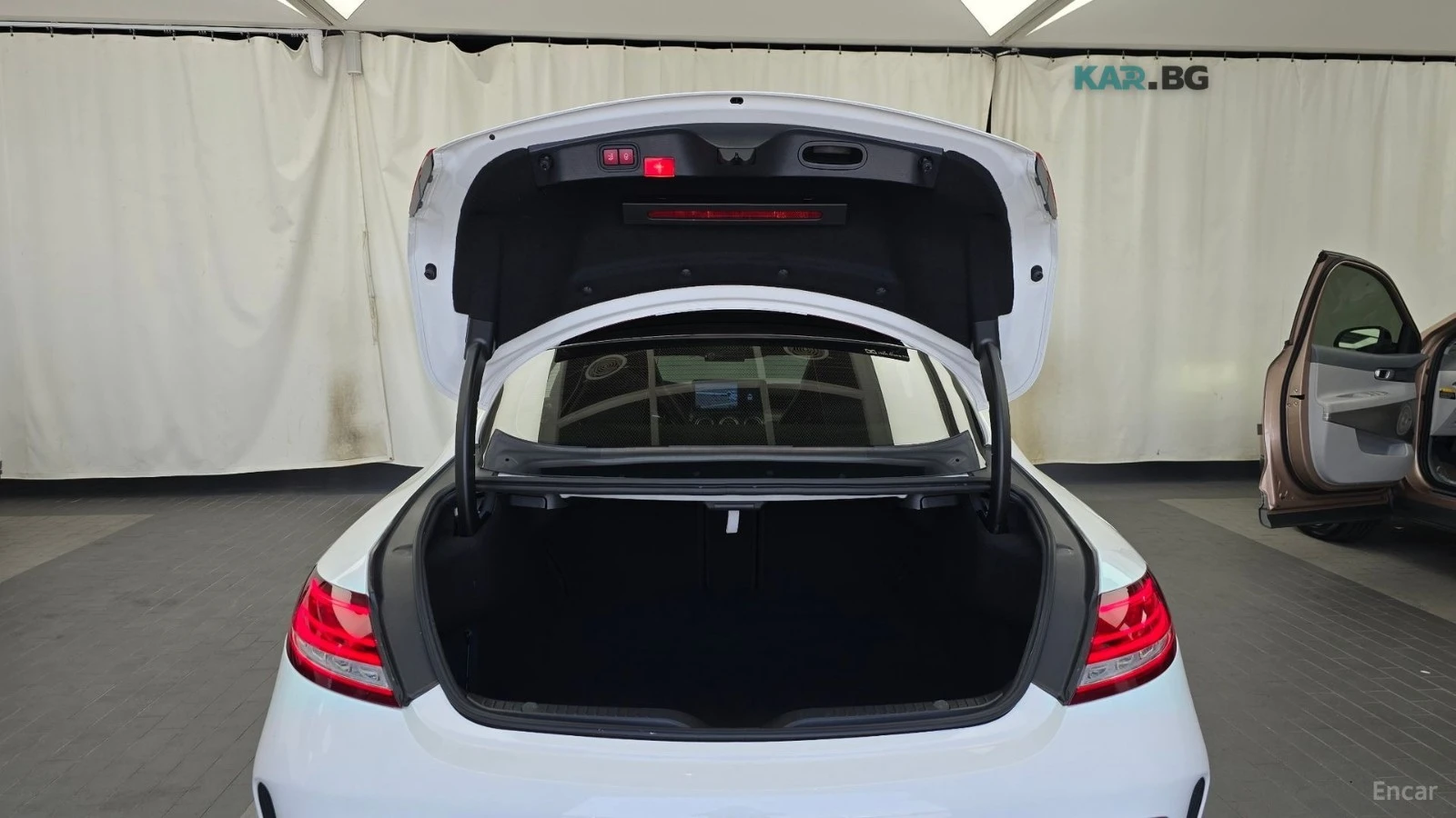 Mercedes-Benz C 63 AMG BURMESTER* 360* КАМЕРА* ПОДГРЕВ* SUNROOF* , снимка 15 - Автомобили и джипове - 55276740