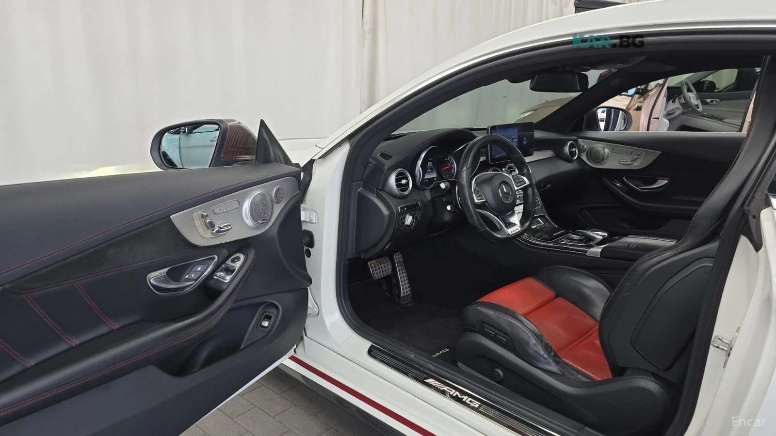 Mercedes-Benz C 63 AMG BURMESTER* 360* КАМЕРА* ПОДГРЕВ* SUNROOF* , снимка 8 - Автомобили и джипове - 55276740