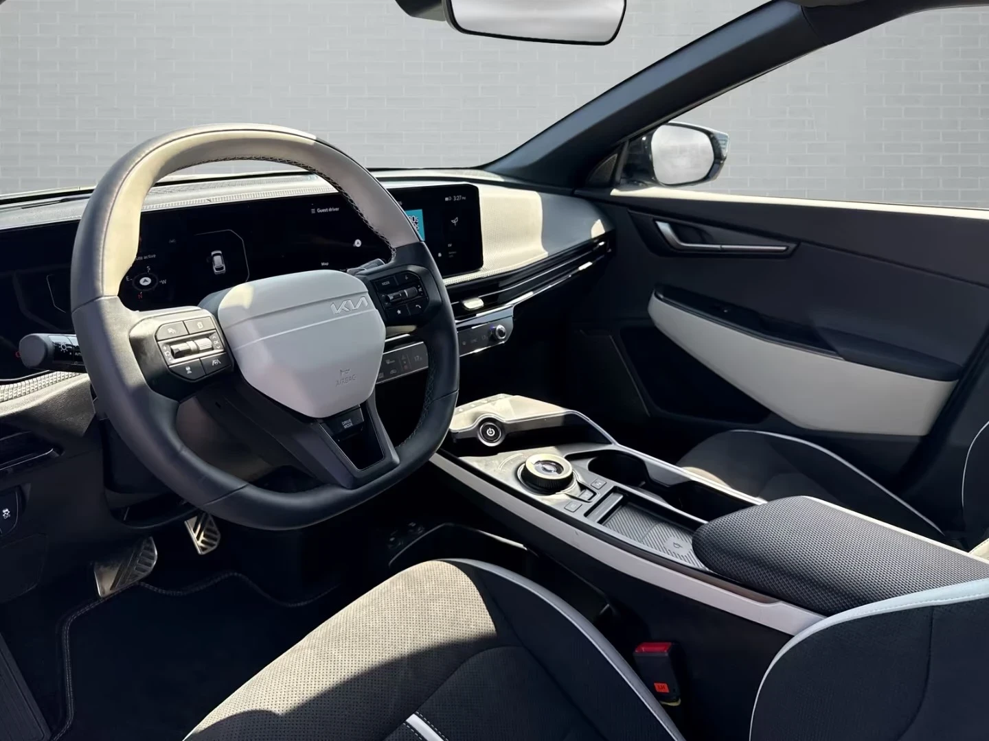 Kia EV6 GT-Line 84kWh AWD Full Spec KIA CERTIFIED WARRANTY, снимка 8 - Автомобили и джипове - 55421635