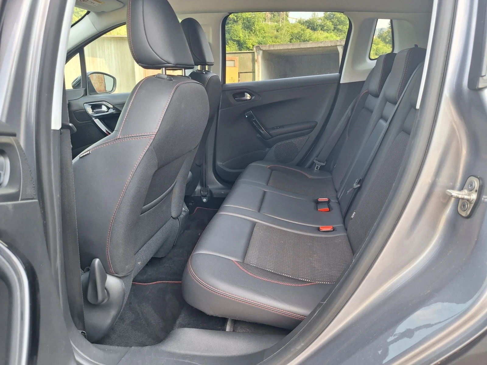 Peugeot 2008 GT line, снимка 15 - Автомобили и джипове - 55629550