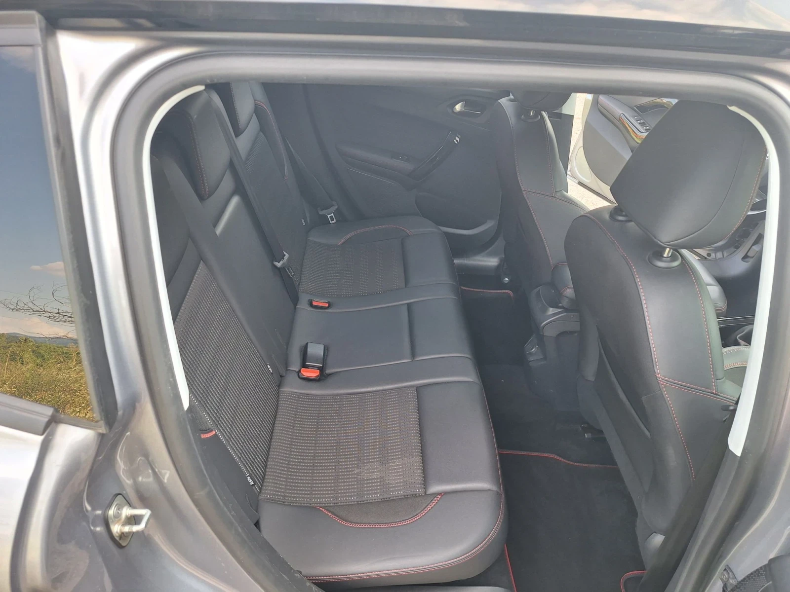 Peugeot 2008 GT line, снимка 11 - Автомобили и джипове - 55629550