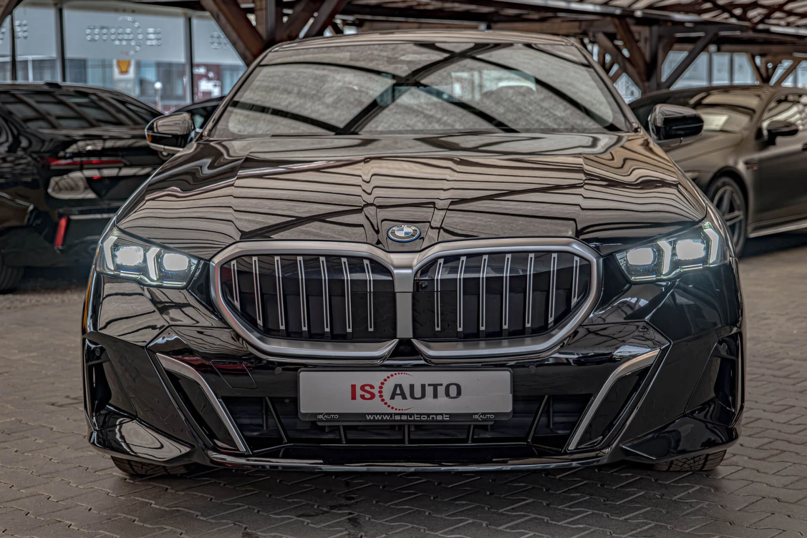 BMW 550 M-Tech e/xDrive/HuD/������ 360/Adaptive Drive/���� | Mobile.bg � ����������� 2