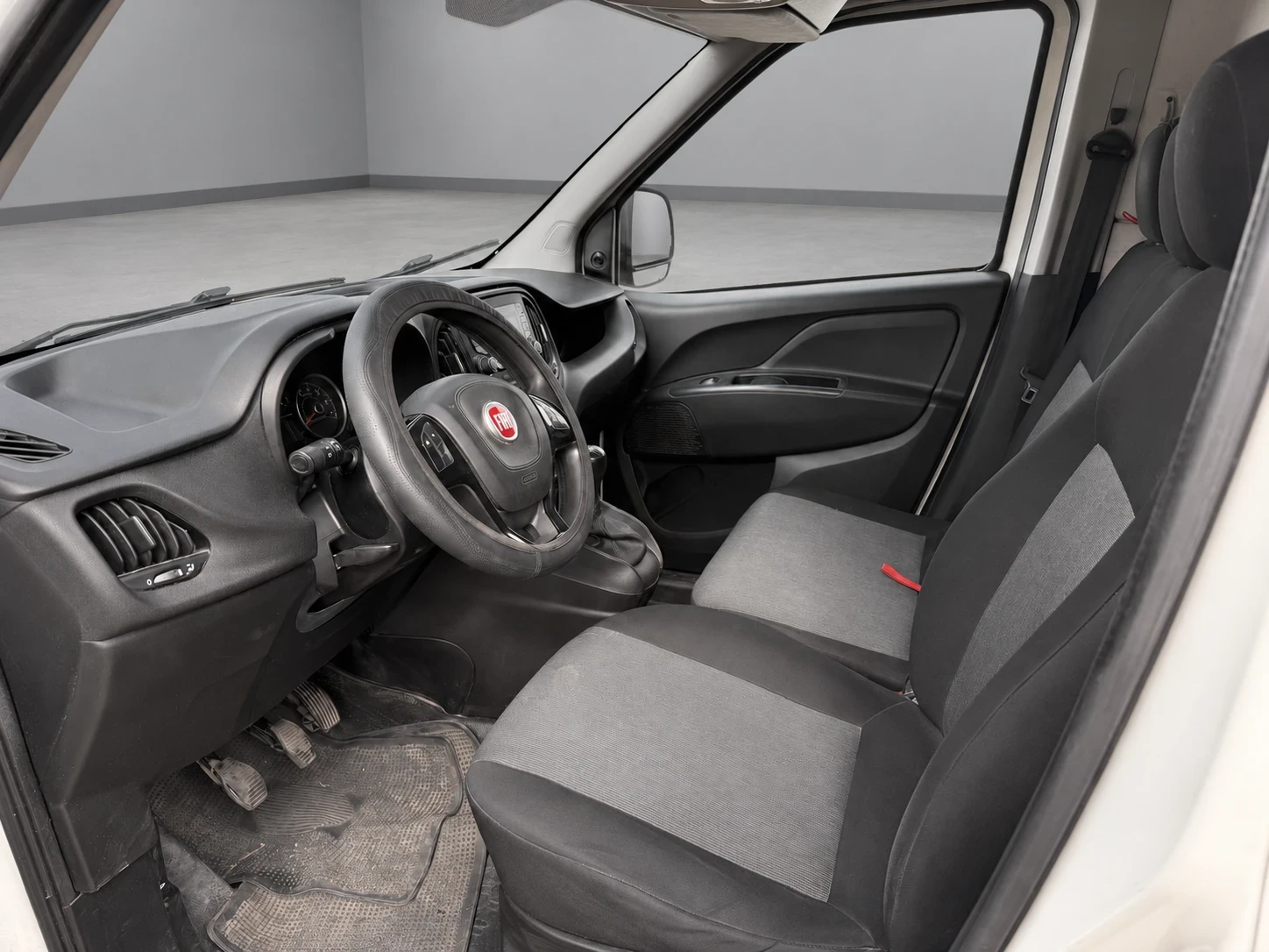 Fiat Doblo 1.3 Multijet  95kc 2018 , снимка 9 - Автомобили и джипове - 56469733