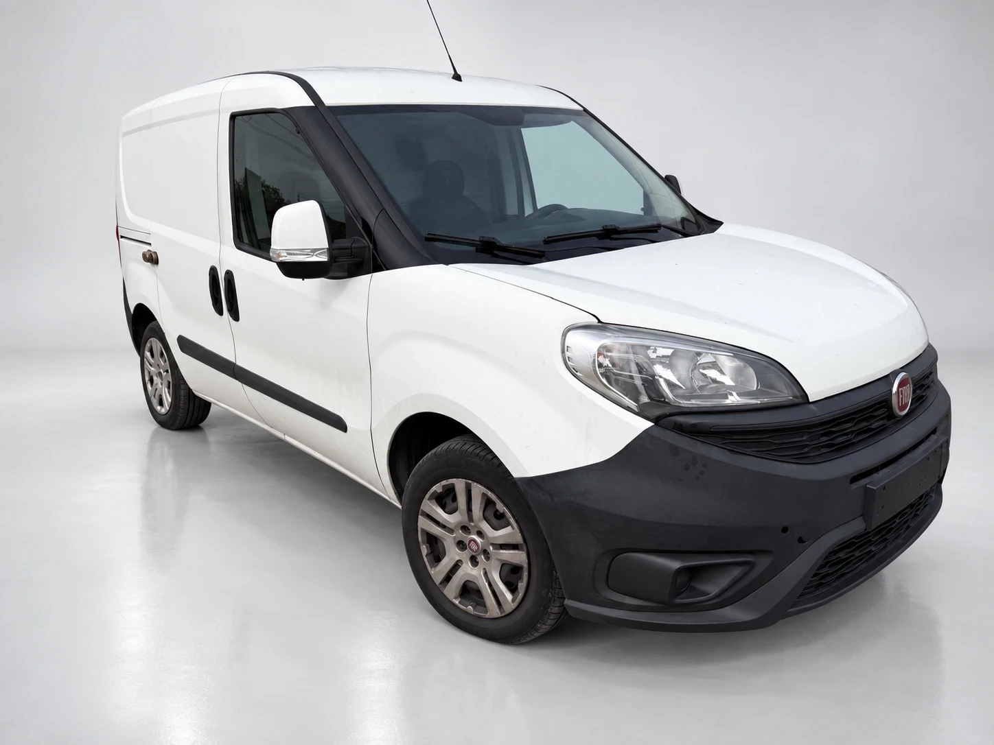 Fiat Doblo 1.3 Multijet  95kc 2018 , снимка 3 - Автомобили и джипове - 56469733