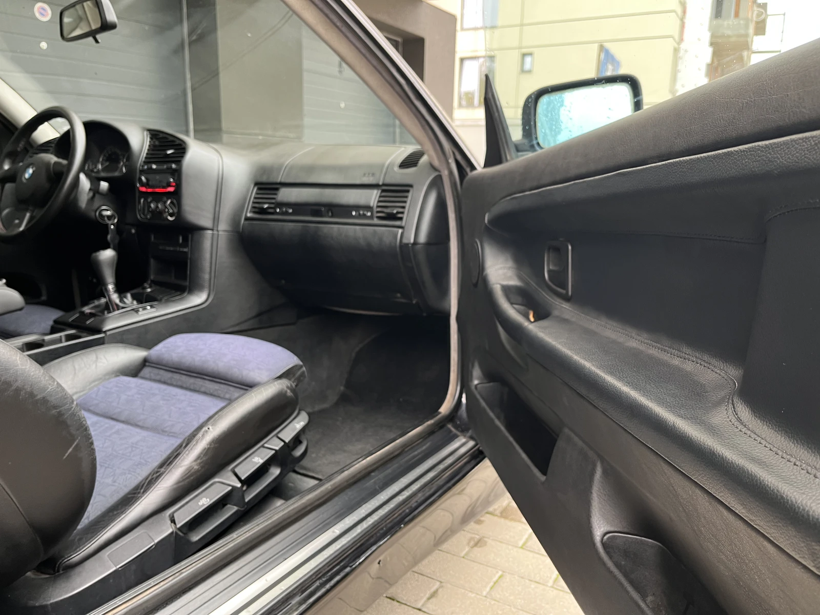 BMW 318 is Coupe , снимка 13 - Автомобили и джипове - 56746861