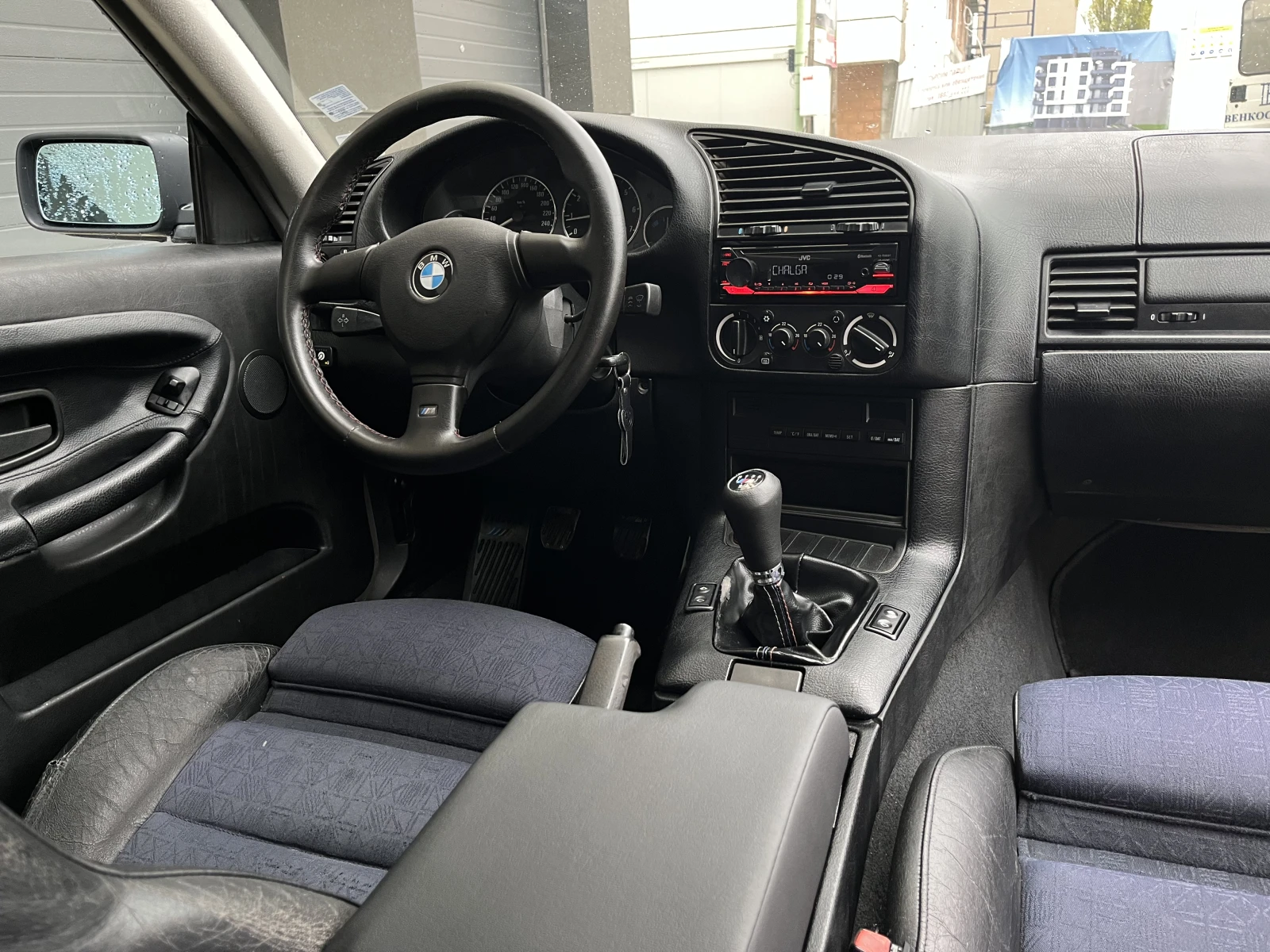 BMW 318 is Coupe , снимка 14 - Автомобили и джипове - 56746861