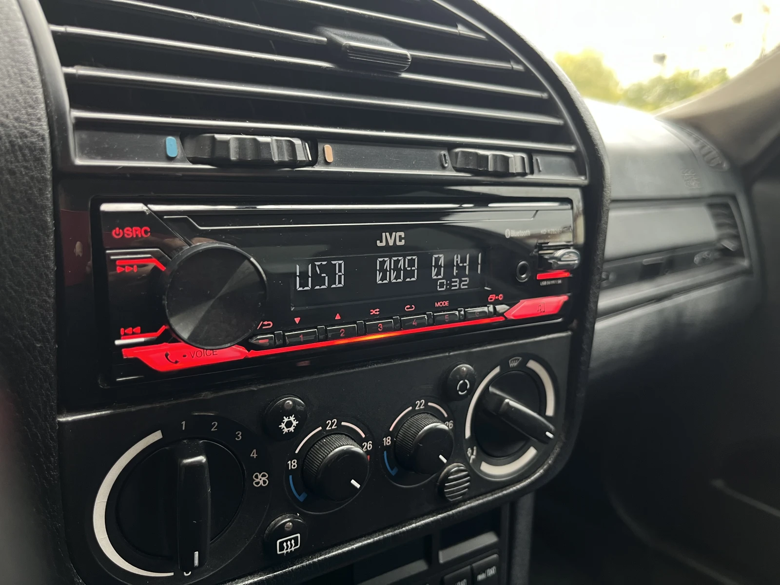 BMW 318 is Coupe , снимка 15 - Автомобили и джипове - 56746861