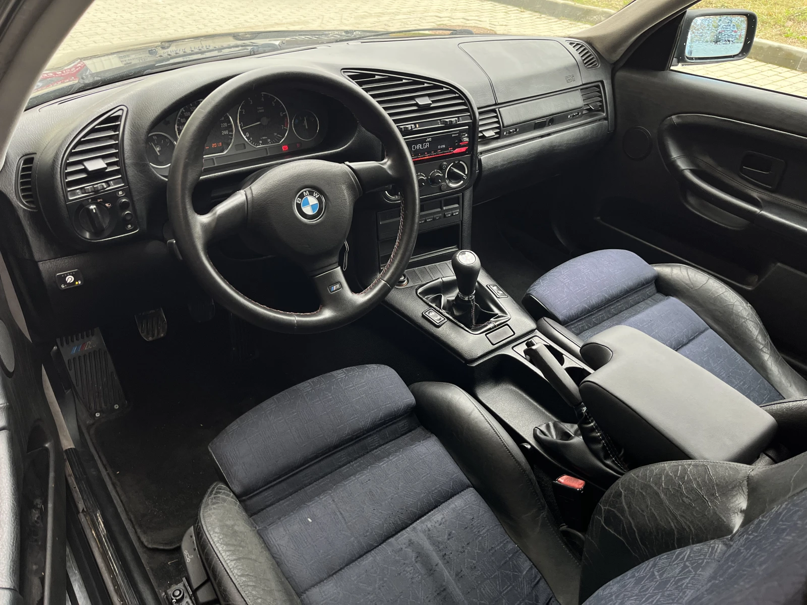 BMW 318 is Coupe , снимка 7 - Автомобили и джипове - 56746861