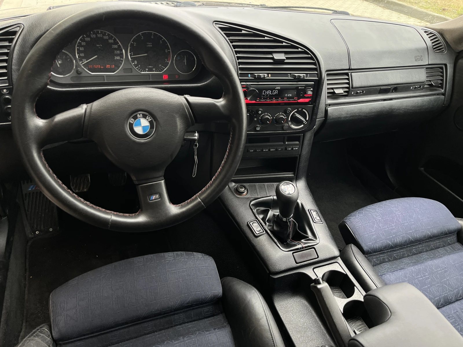BMW 318 is Coupe , снимка 8 - Автомобили и джипове - 56746861