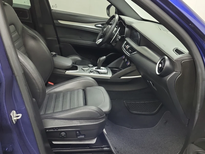 Alfa Romeo Stelvio TI Sport AWD 280кс * Възможност за Лизинг* , снимка 8 - Автомобили и джипове - 53480245