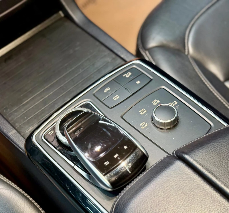 Mercedes-Benz GLE 350 d* Coupe* 4Matic* AMG* , снимка 13 - Автомобили и джипове - 53540410