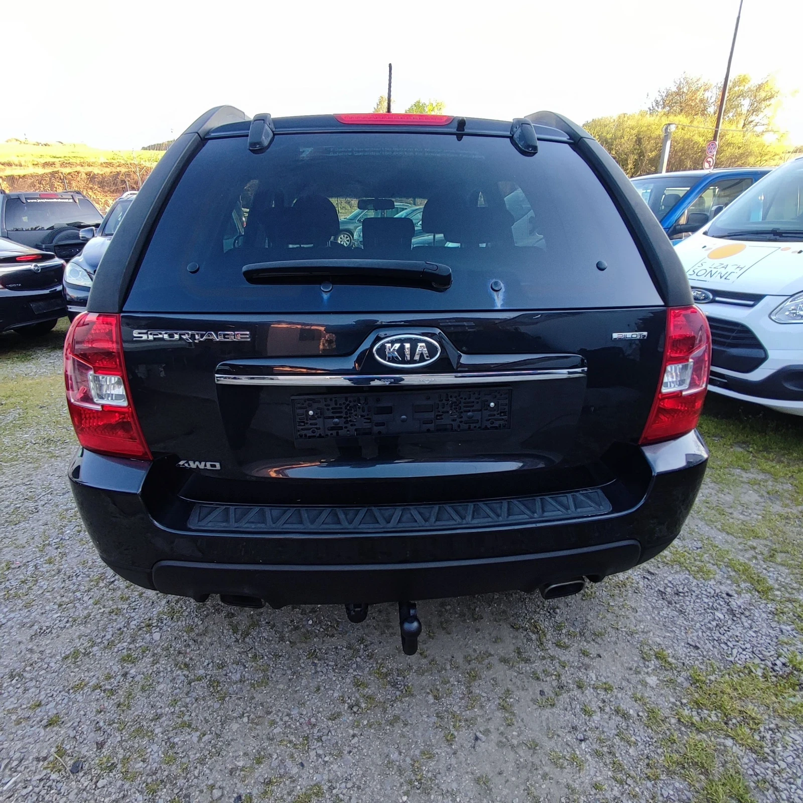 Kia Sportage PILOT* 2.0i* FACELIFT* KLIMATRONIK* 4X4* , снимка 7 - Автомобили и джипове - 54431592