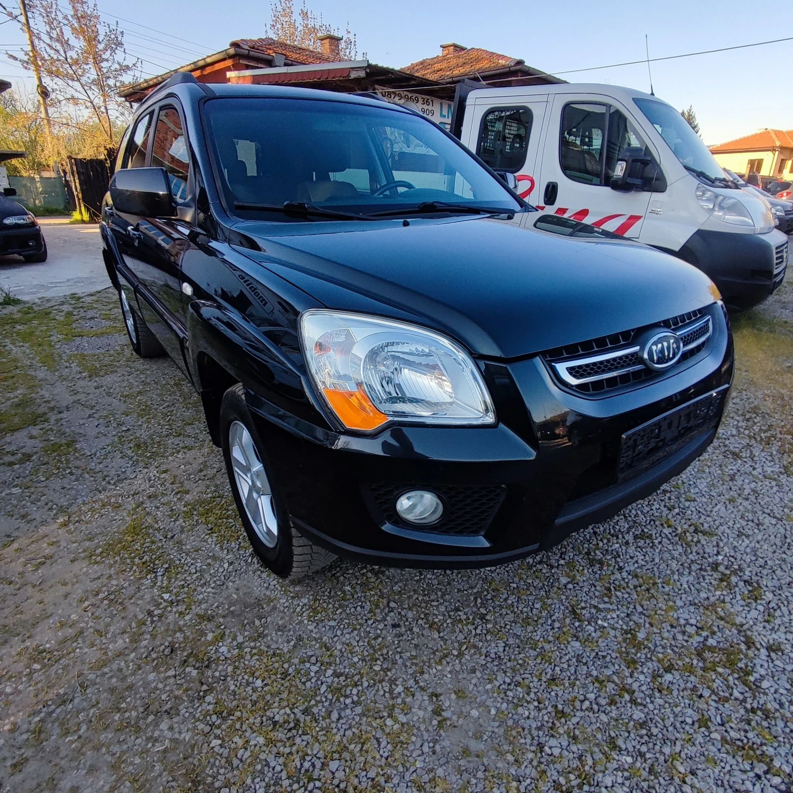 Kia Sportage PILOT* 2.0i* FACELIFT* KLIMATRONIK* 4X4* , снимка 3 - Автомобили и джипове - 54431592