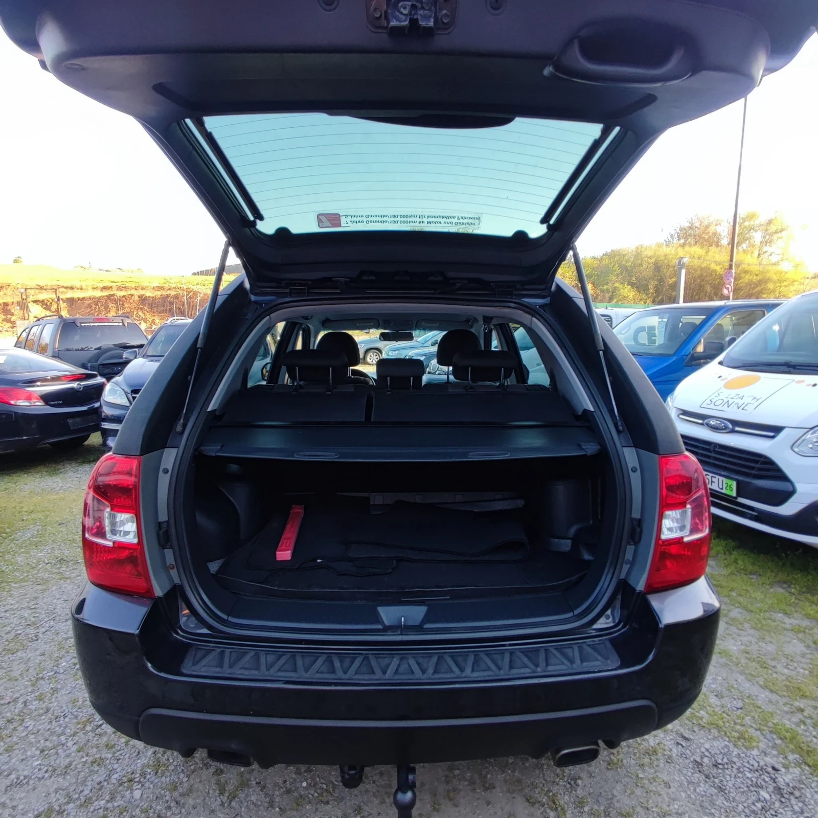 Kia Sportage PILOT* 2.0i* FACELIFT* KLIMATRONIK* 4X4* , снимка 14 - Автомобили и джипове - 54431592