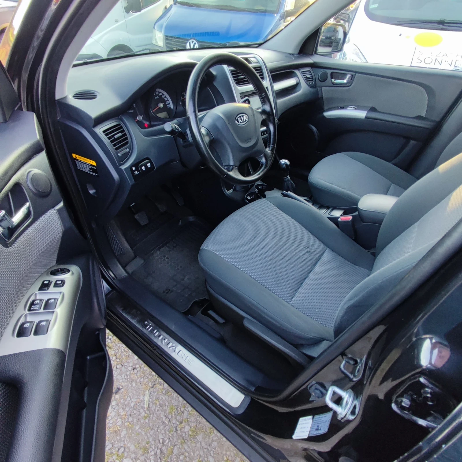 Kia Sportage PILOT* 2.0i* FACELIFT* KLIMATRONIK* 4X4* , снимка 9 - Автомобили и джипове - 54431592