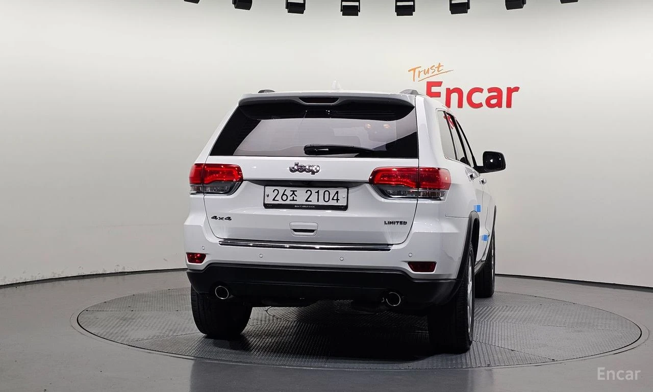 Jeep Grand cherokee 3.6* V6* 8ZF* ПОДГРЕВ* ОБДУХВАНЕ* КАМЕРА* КЕЙЛЕС* , снимка 4 - Автомобили и джипове - 54916746