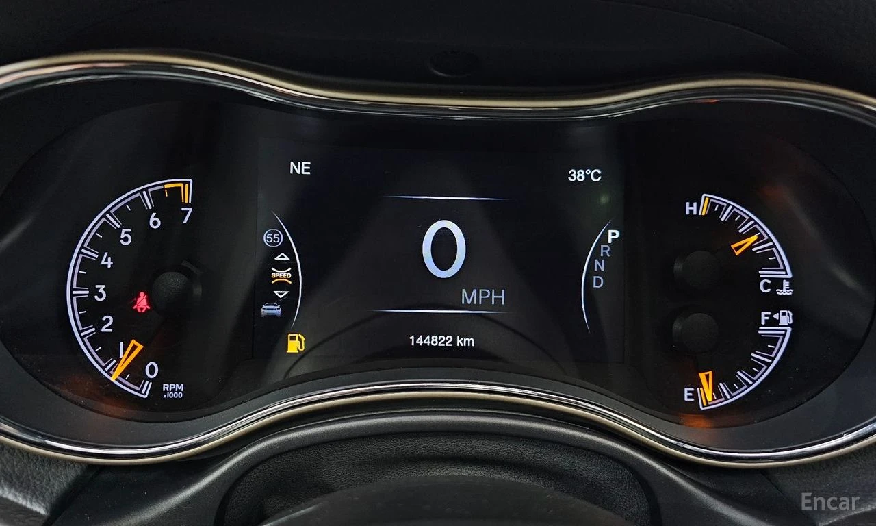 Jeep Grand cherokee 3.6* V6* 8ZF* ПОДГРЕВ* ОБДУХВАНЕ* КАМЕРА* КЕЙЛЕС* , снимка 14 - Автомобили и джипове - 54916746
