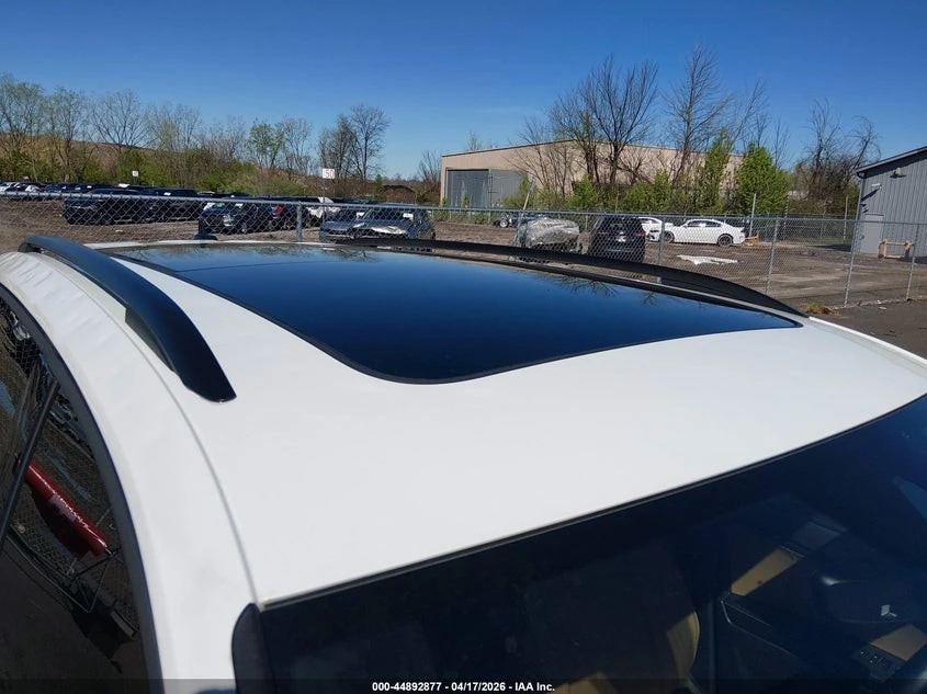 VW Tiguan 2.0T SE R-LINE SHADOW BLACK, снимка 17 - Автомобили и джипове - 54959267