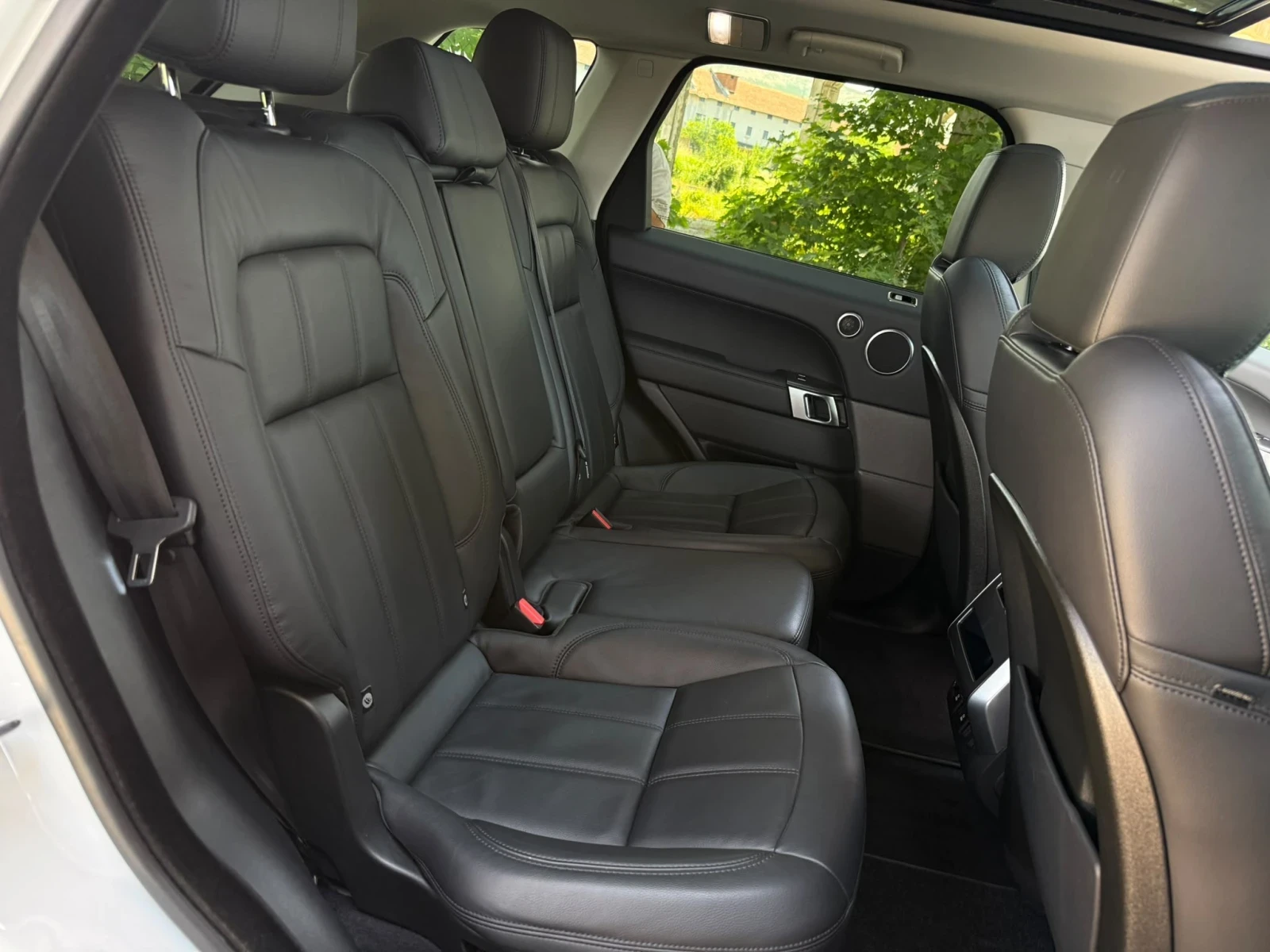 Land Rover Range Rover Sport 3.0D 33240KM, снимка 14 - Автомобили и джипове - 55137724