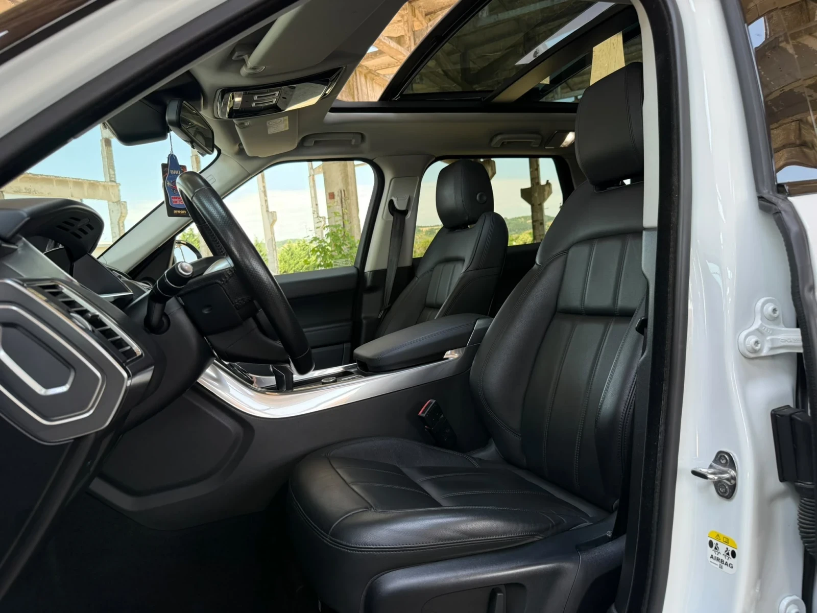 Land Rover Range Rover Sport 3.0D 33240KM, снимка 10 - Автомобили и джипове - 55137724