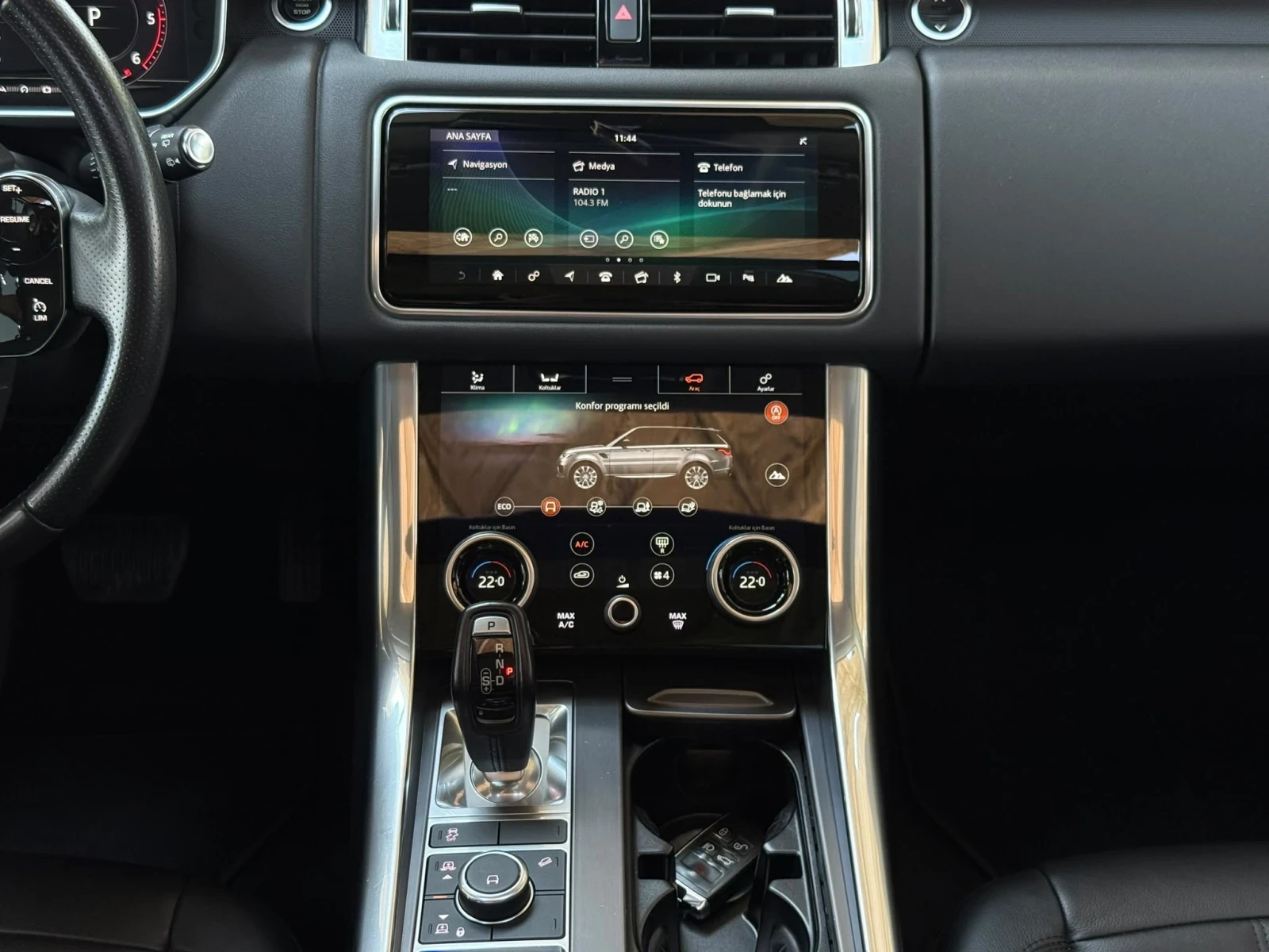 Land Rover Range Rover Sport 3.0D 33240KM, снимка 9 - Автомобили и джипове - 55137724