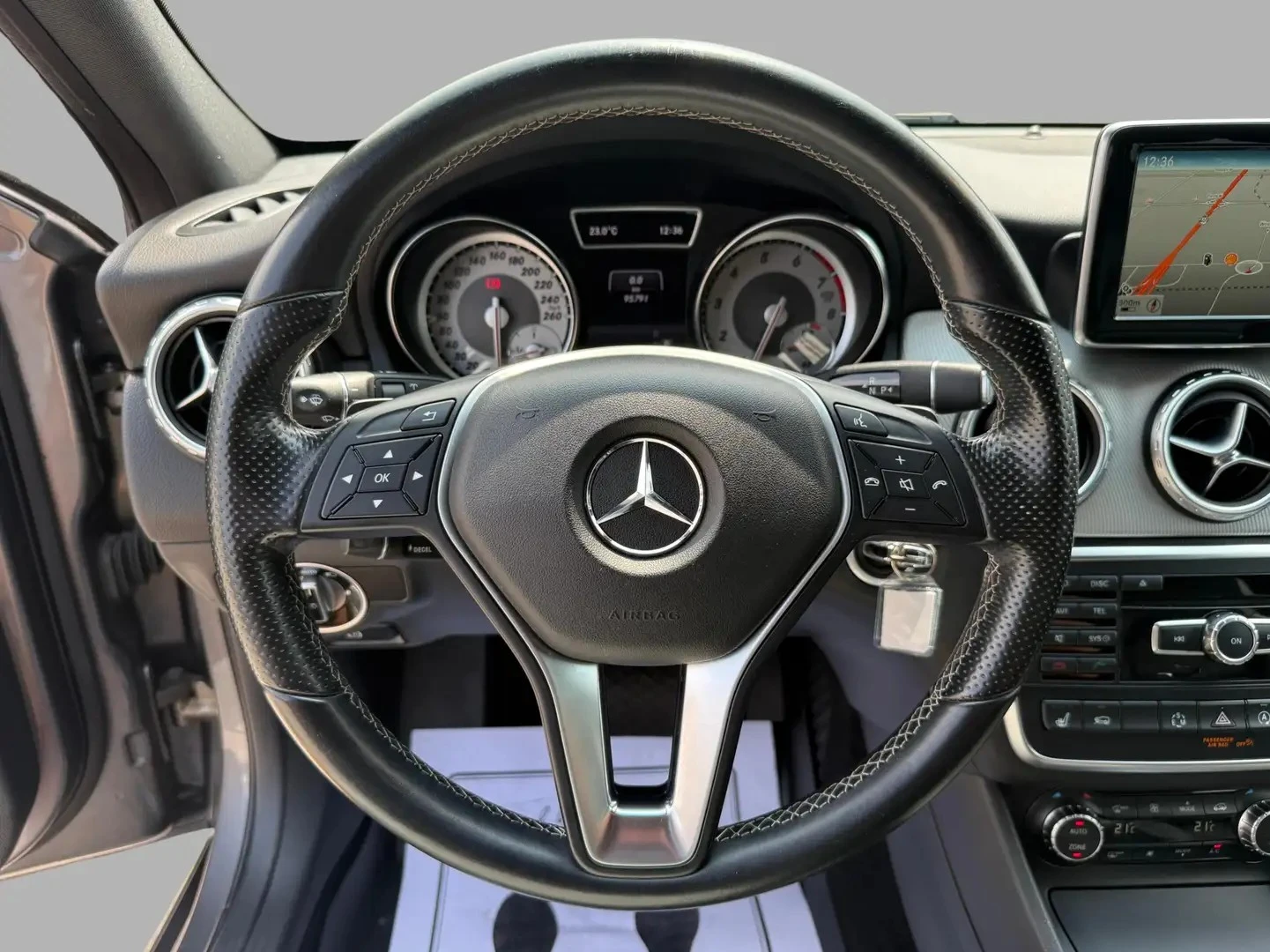Mercedes-Benz GLA 250 4Matic ЦЕНА ДО БЪЛГАРИЯ РЕГИСТРАЦИЯ & АВТОКРЕДИТ, снимка 9 - Автомобили и джипове - 55392840