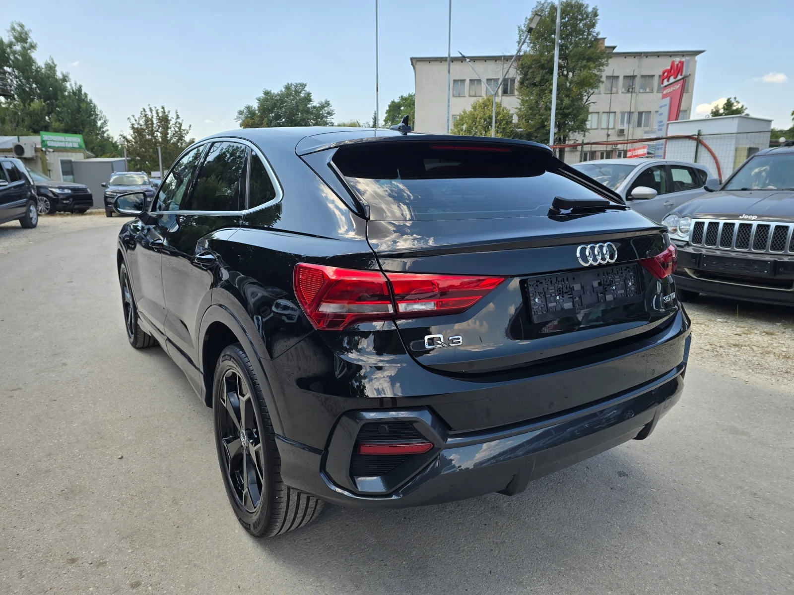 Audi Q3 Sportback 35TDI 150к.с Топ състояние , снимка 4 - Автомобили и джипове - 55586475