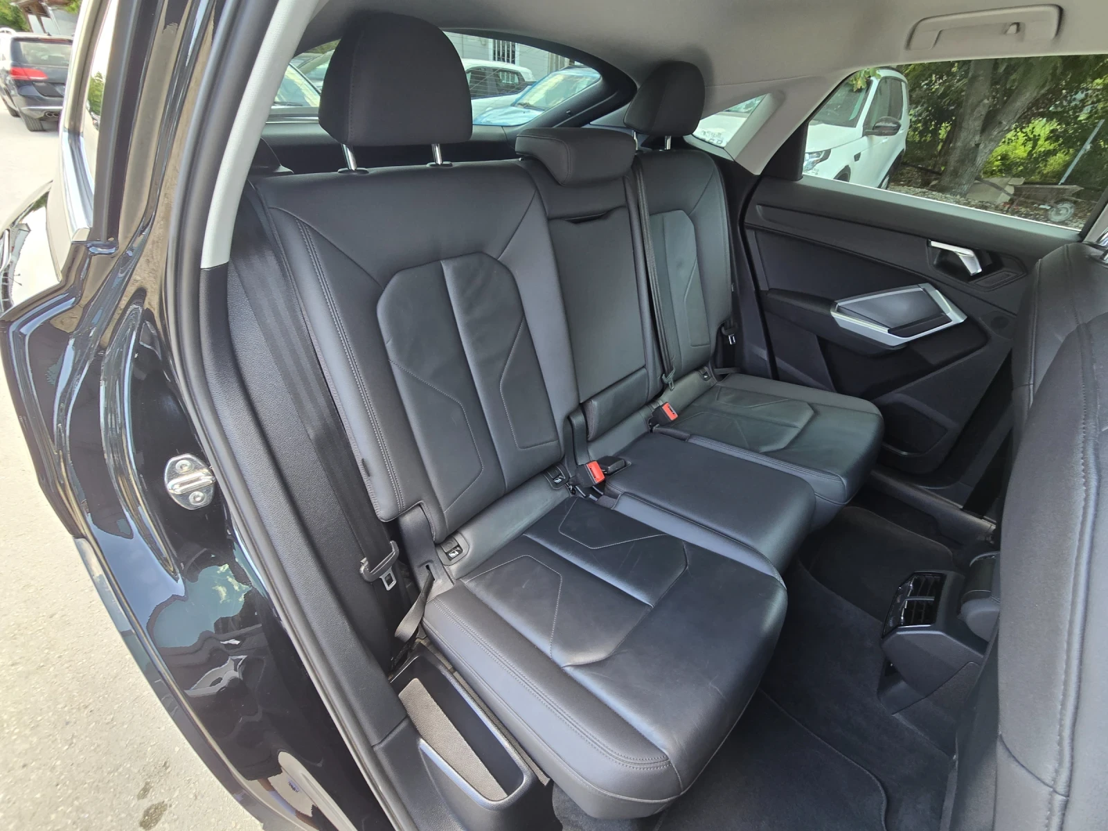 Audi Q3 Sportback 35TDI 150к.с Топ състояние , снимка 14 - Автомобили и джипове - 55586475