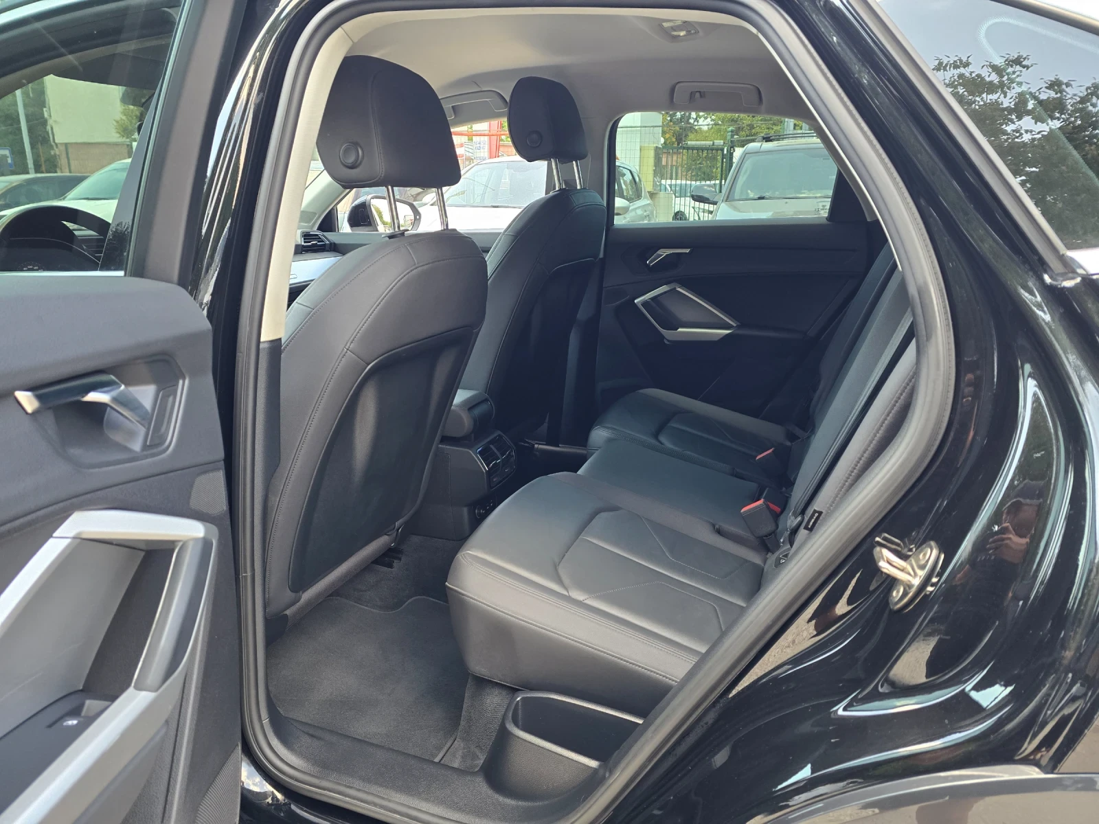 Audi Q3 Sportback 35TDI 150к.с Топ състояние , снимка 11 - Автомобили и джипове - 55586475