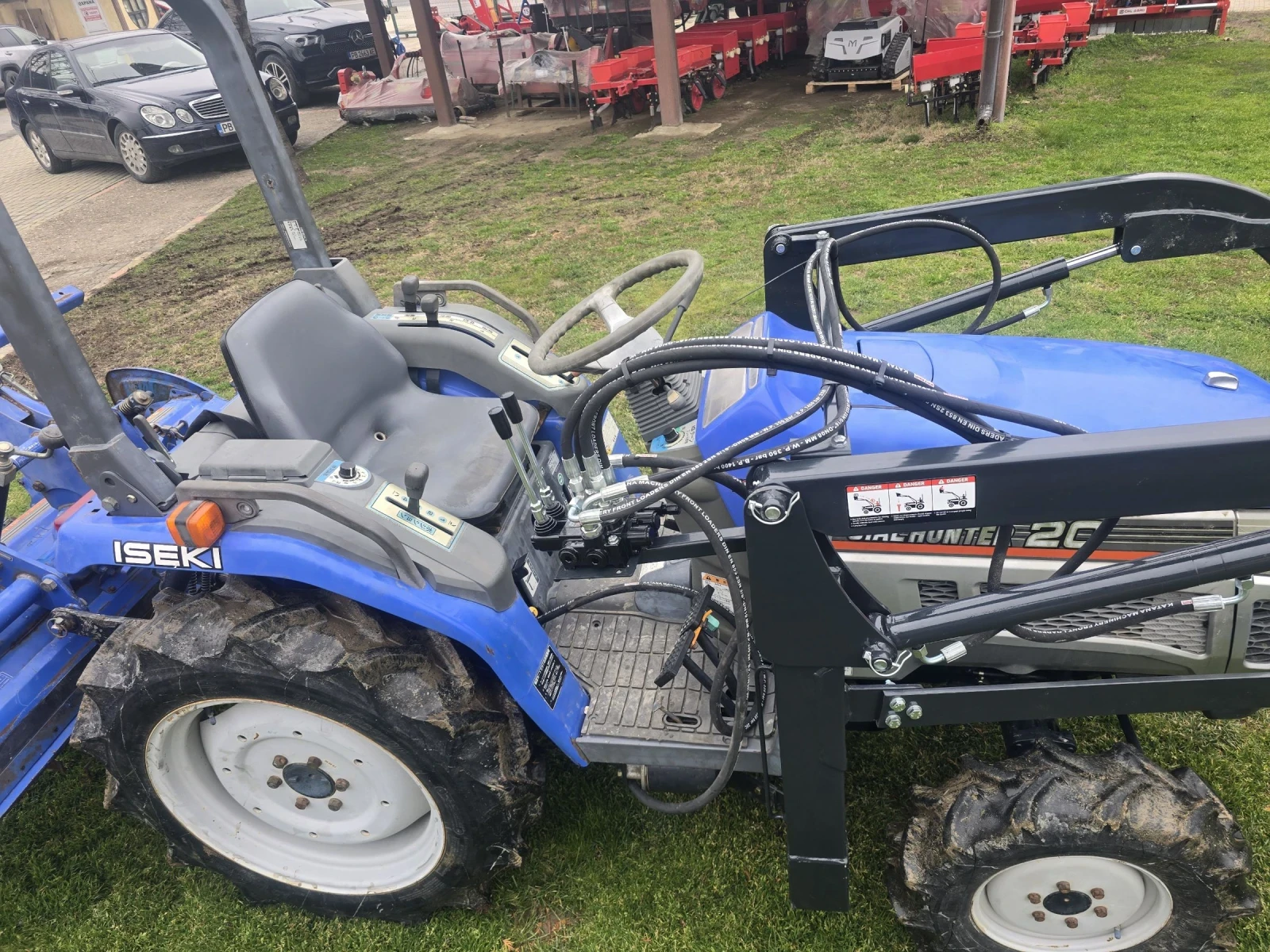 Трактор ISEKI Hunter 20с челен товарач - изображение 4