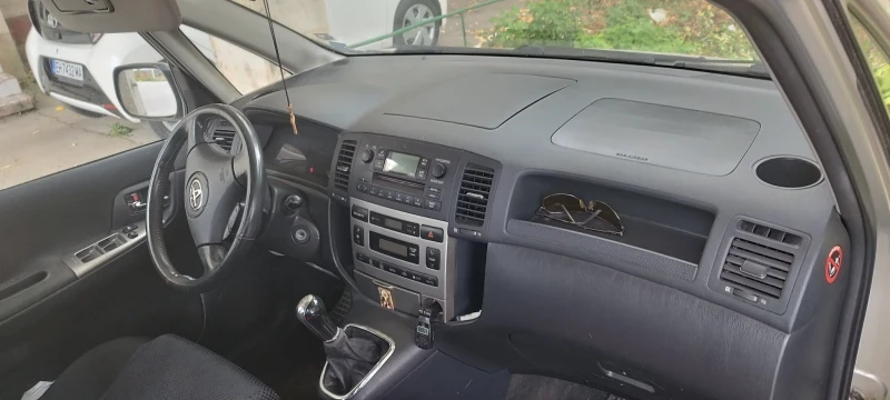 Toyota Corolla verso 2.0 D, снимка 6 - Автомобили и джипове - 47063234